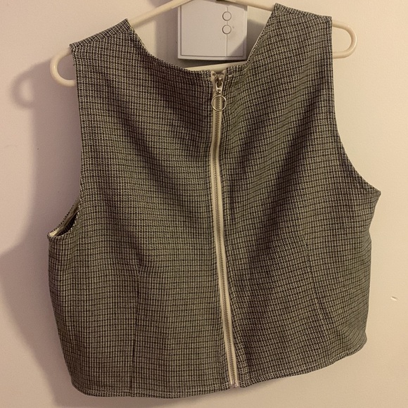 Cute cropped camisole - Picture 2 of 2